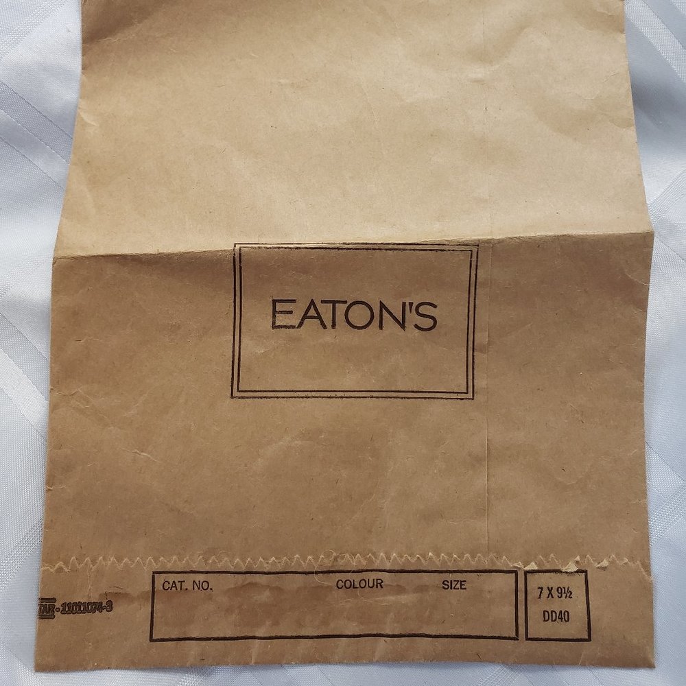 EATON'S CANADA ORIGINAL VINTAGE PAPER STORE BAG